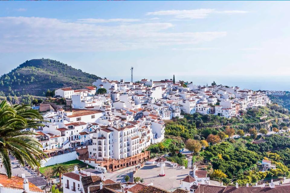 From Málaga: Caves of Nerja, Nerja and Frigiliana Day Tour - The itinerary flow: Why this schedule works (and where it can squeeze you)