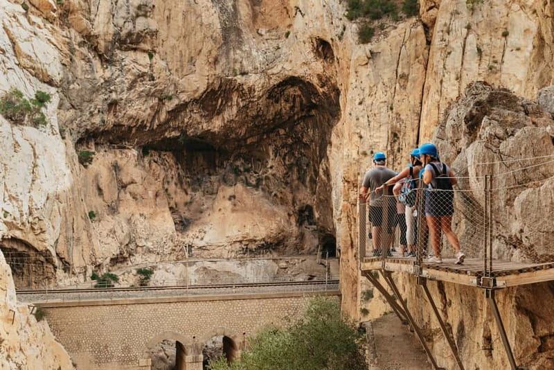 From Málaga & Costa del Sol: Caminito del Rey Guided Tour - Why the Caminito del Rey feels different when you’re guided