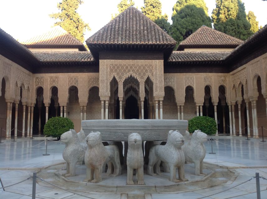 From Malaga: Granada Full-Day Trip with Alhambra - Inside the Nasrid Palaces: How to look like you know what you’re doing