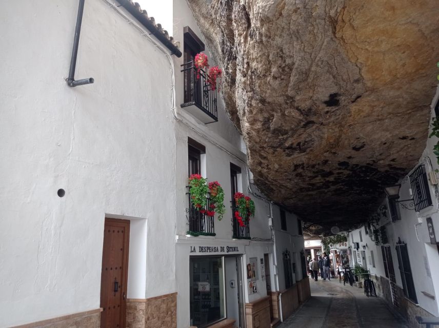 From Málaga: Ronda+Setenil de las Bodegas with Little Train - How the trip actually feels: two towns, one coach day