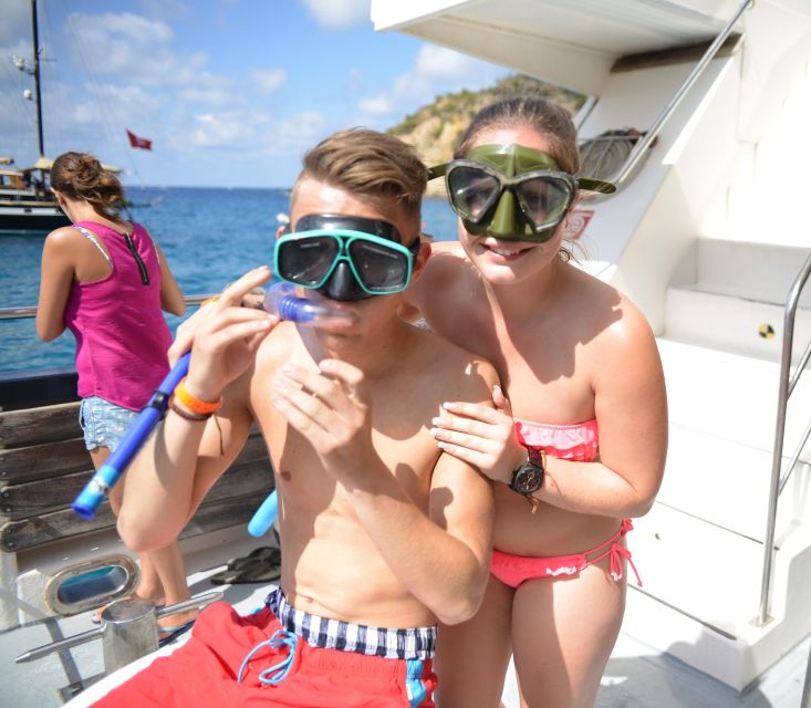 From Paguera: Dolphin Watching Cruise in a Glass-Bottom Boat - Practical tips that make this cruise smoother