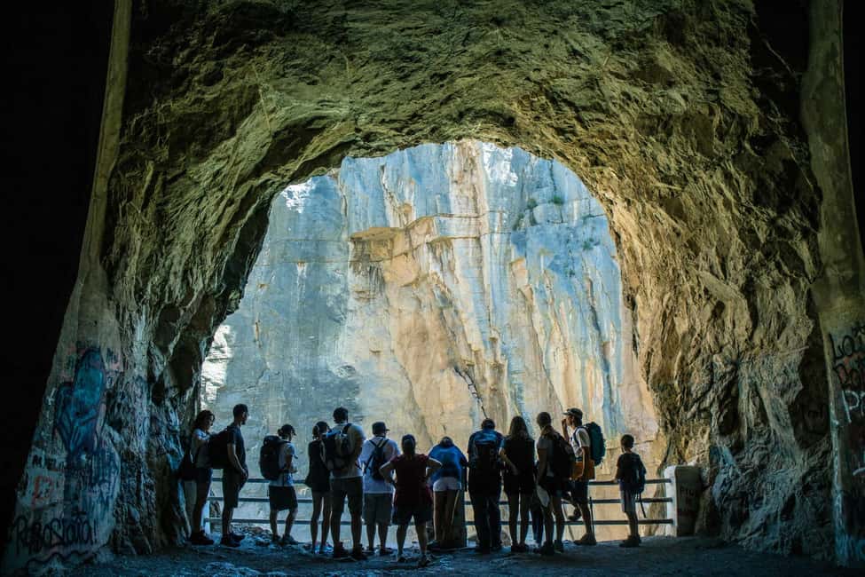 From Valencia: Full Day Tour to Montanejos & Thermal Pools - Fuente de los Baños thermal pools: what 23°C really means