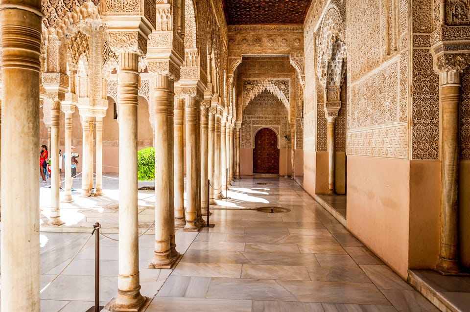 Granada: Alhambra and Nasrid Palaces Entry Ticket - Your 3-hour window: how to use it without rushing