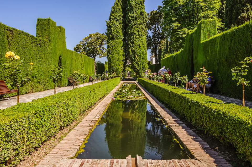 Granada: Alhambra and Nasrid Palaces Entry Ticket - Mosque Baths and Palace of Charles V: variety within the same walls