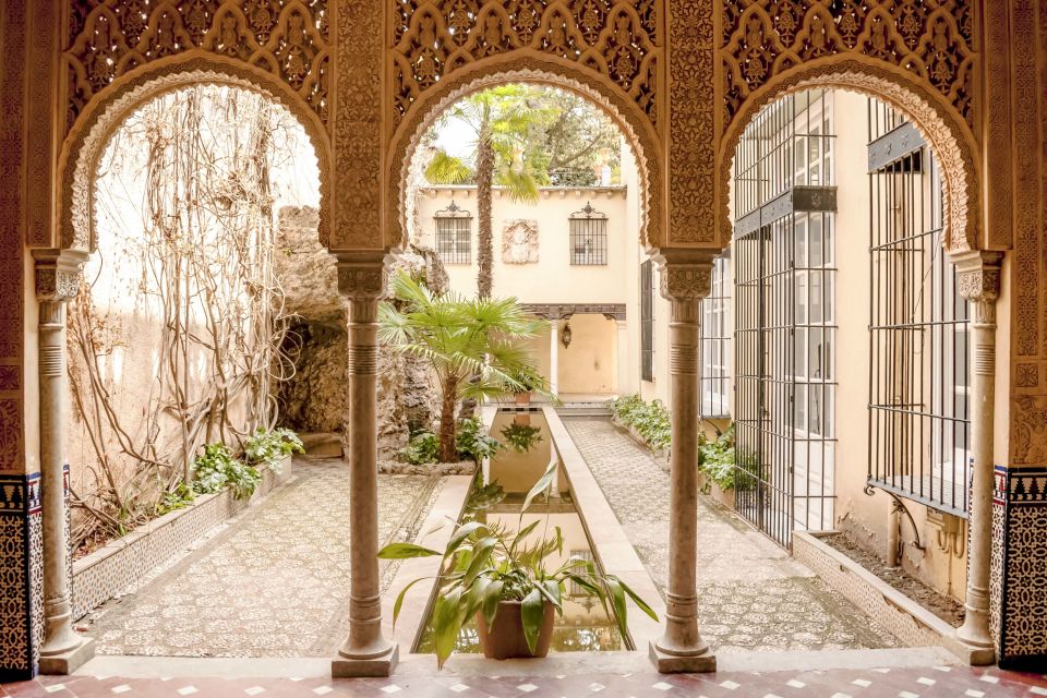 Granada: Alhambra & Gardens Tour w/Nasrid Palaces Option - Alcazaba fortress: read the site like a defense system