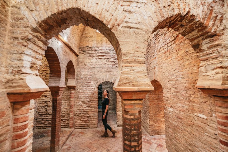Granada: Alhambra Guided Tour with Nasrid Palaces & Gardens - What’s the catch? A few things to plan for