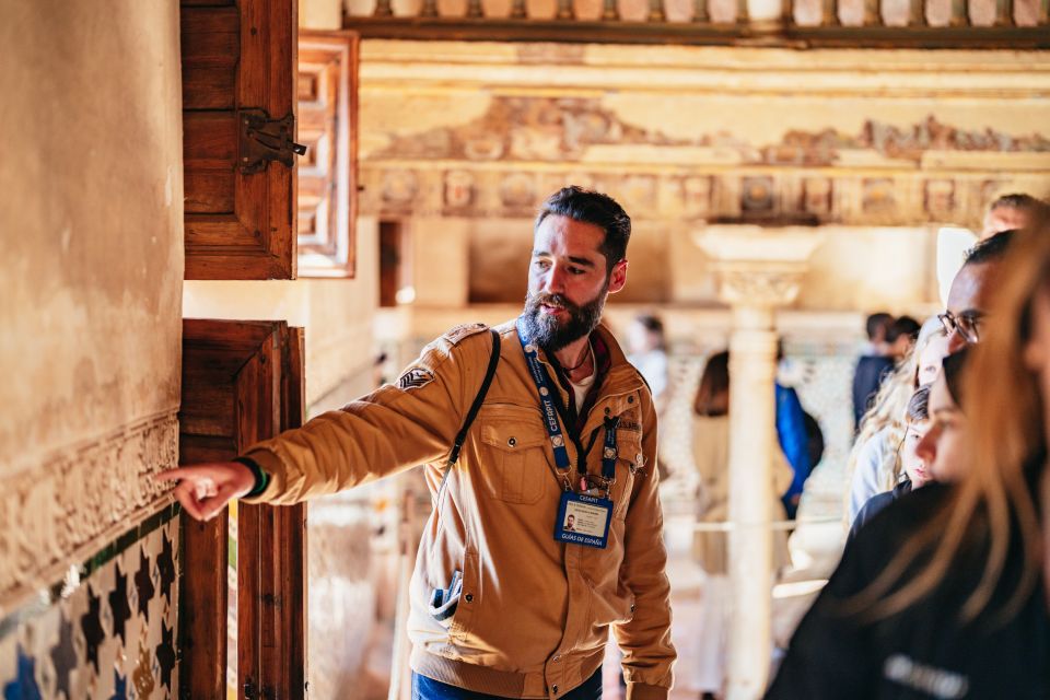 Granada: Alhambra Guided Tour with Nasrid Palaces & Gardens - Nasrid Palaces: courtyards, halls, and the details your eyes miss alone