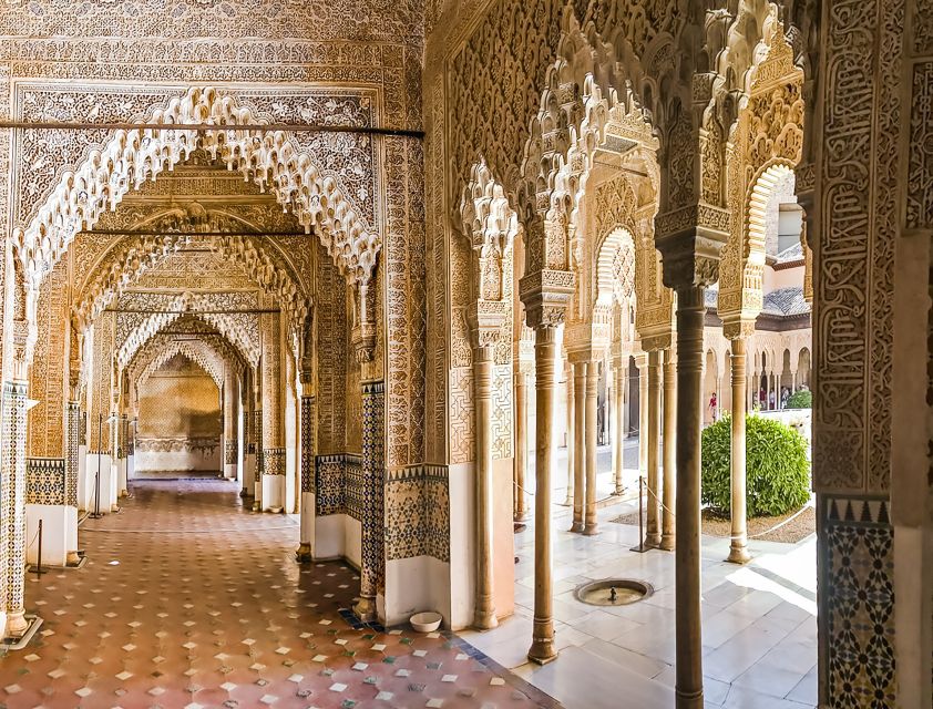 Granada: Alhambra & Nasrid Palaces Tour with Tickets - Key takeaways before you go