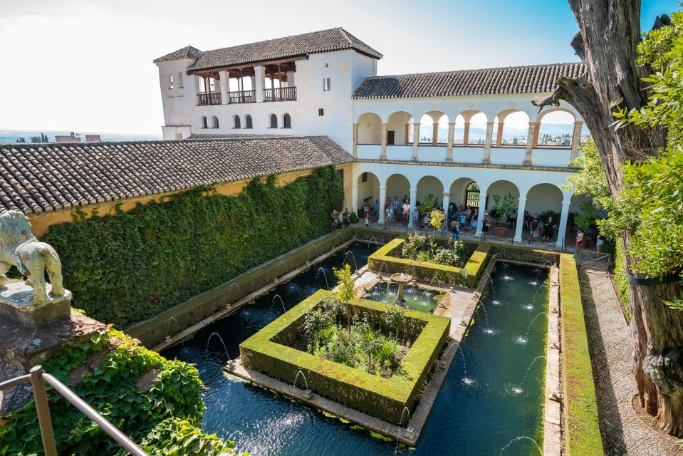 Granada: Alhambra Ticket and Guided Tour with Nasrid Palaces - Who should book this tour (and who might skip it)