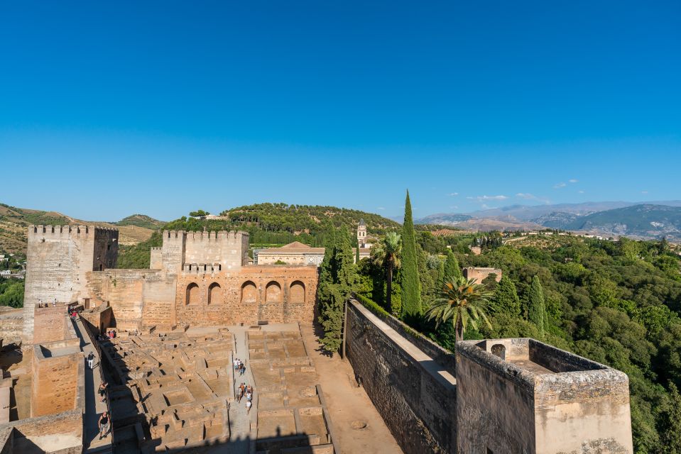 Granada: Alhambra Ticket and Guided Tour with Nasrid Palaces - The rest of the complex: Carlos V and your post-tour roam time