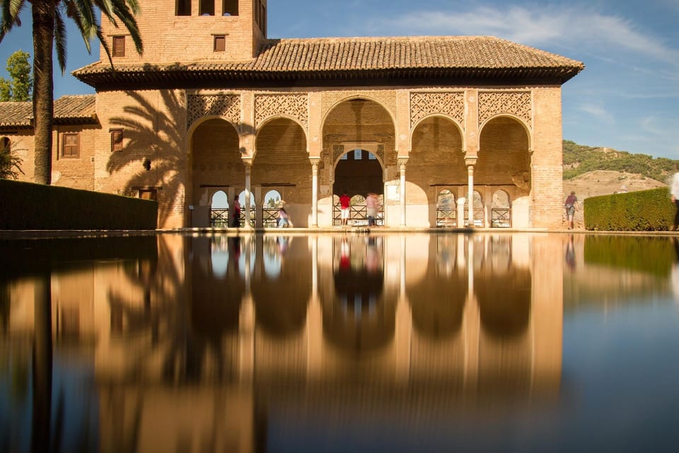 Granada: Tour of Alhambra, Generalife, and Nasrid Palaces - Charles V: the one that helps you understand the Alhambra’s changing eras