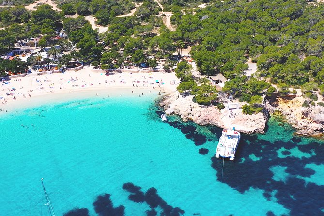Ibiza Beach Hopping Cruise with Paddleboards, Drinks and Food 6h - Food and drinks: the value really comes from being all-in