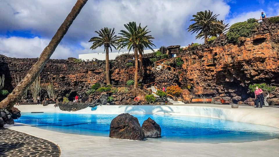Lanzarote: Full-Day Island Highlights Tour - Timanfaya National Park: lava roads and the Fire Mountains moment