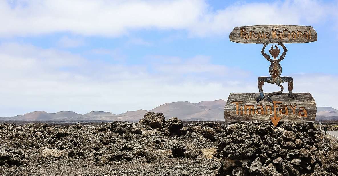 Lanzarote: Timanfaya Park, Jameos Agua, & Cueva Verdes Tour - Jameos del Agua: César Manrique’s art built into the natural world