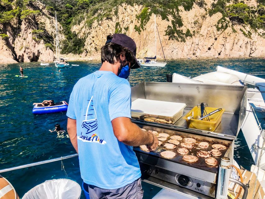 Lloret de Mar: Catamaran Sailing Cruise with BBQ and Drinks - Music and the party levels: family morning vs adult afternoon vs Saturday DJ cruise