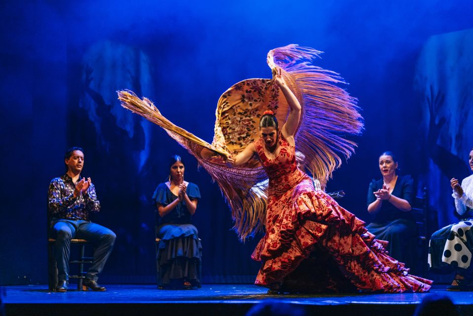 Madrid: "Emociones" Live Flamenco Performance - The only issues that show up: phones, crowd behavior, and a fast ending