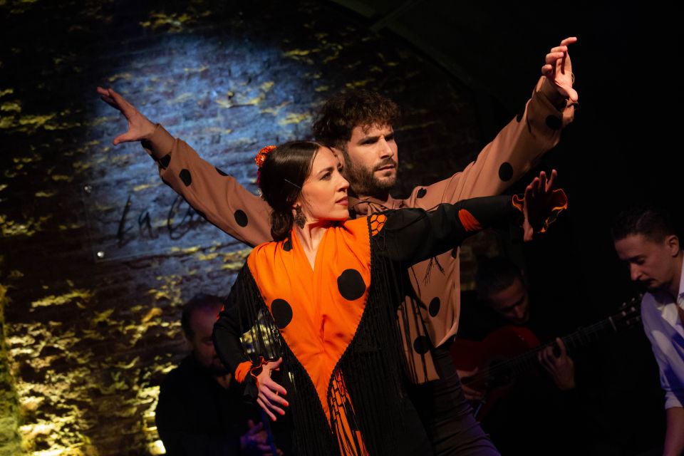 Madrid: La Cueva de Lola Flamenco Show Tickets with Drink - Your Included Drink: What to Order at the Venue