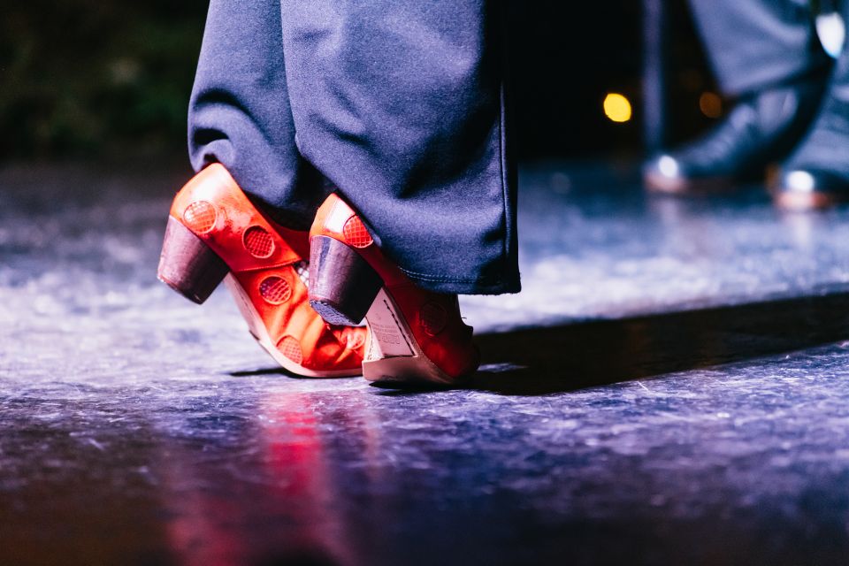 Madrid: Live Flamenco Show with Food and Drinks Options - Sound levels and seating: how to get the best night