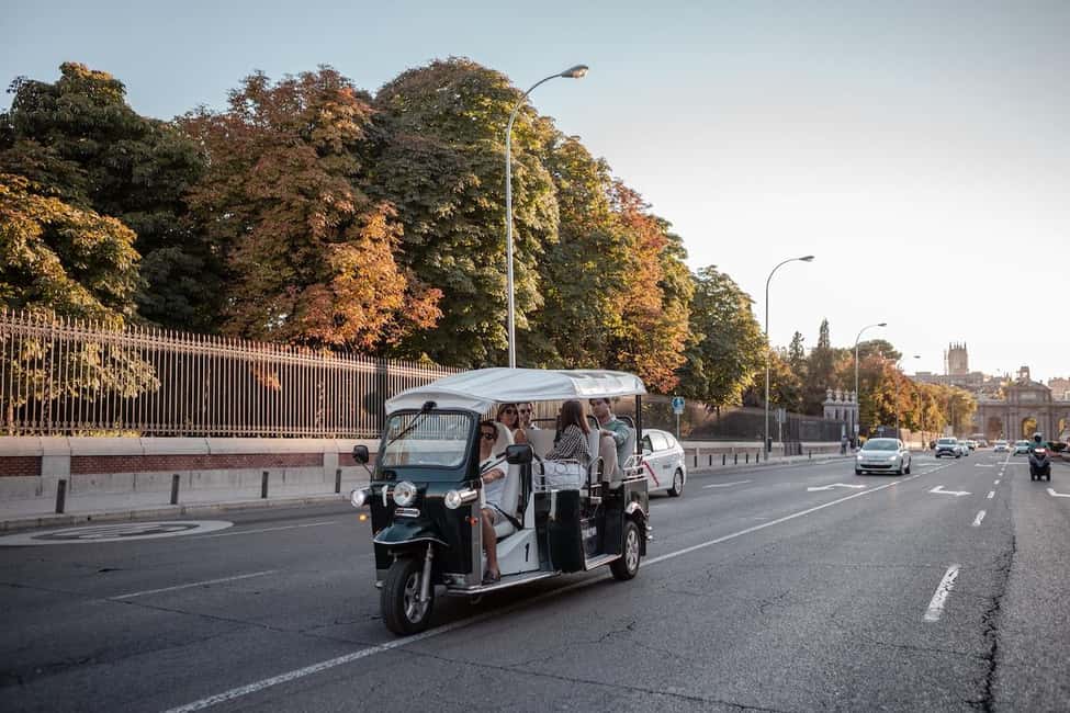 Madrid: Private City Tour by Eco Tuk Tuk - San Jerónimo el Real and Retiro: the calmer side of Madrid