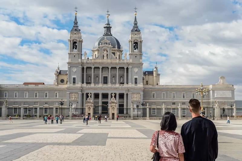 Madrid: Royal Palace Expert Guided Tour with Skip-the-Line - Skip-the-line entry: what it does and what it doesn’t