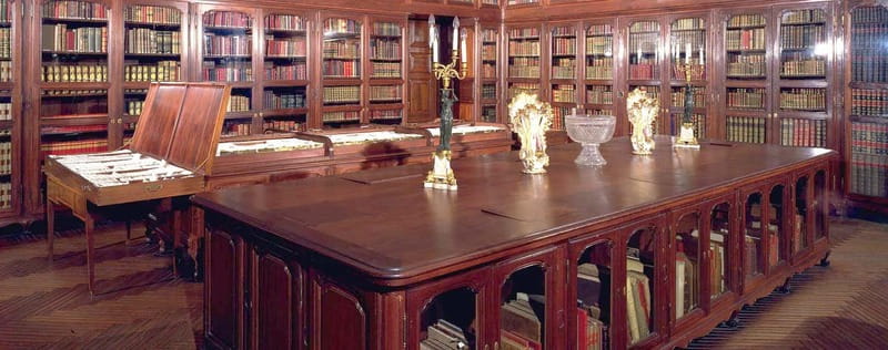 Madrid: Royal Palace Expert Guided Tour with Skip-the-Line - Inside the Royal Palace: Throne Room and Banquet Hall