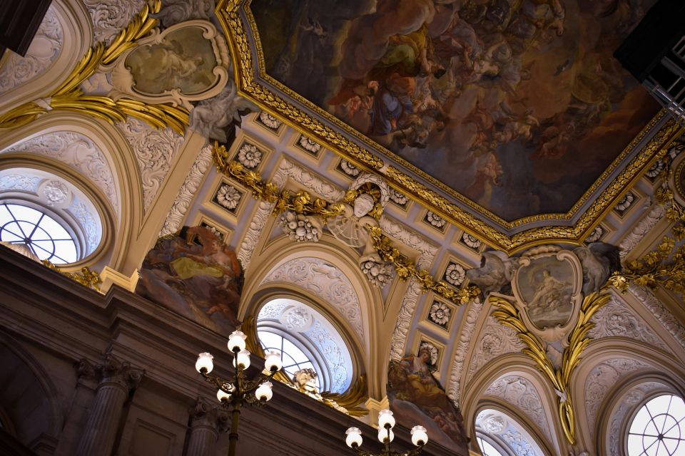 Madrid: Royal Palace Skip-the-line Guided Tour - Royal Palace fast-entry: what “skip the line” means here