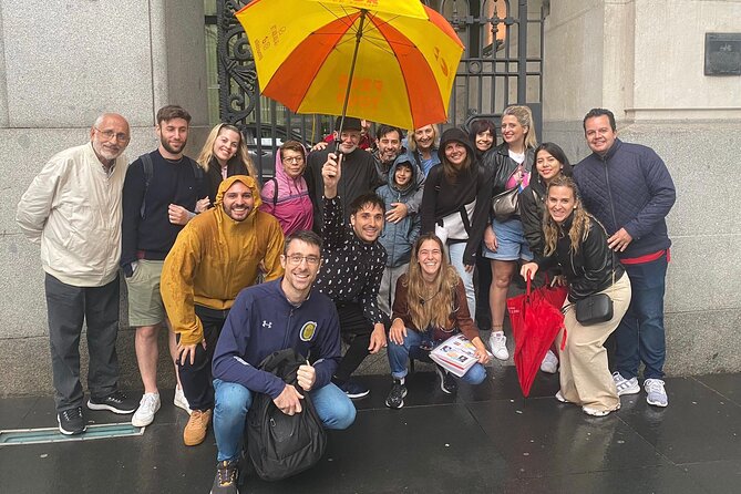 Madrid Walking Tour from Puerta del Sol to Retiro Park - Edificio Metropolis: the Most-Photographed Building You’ll Actually Remember