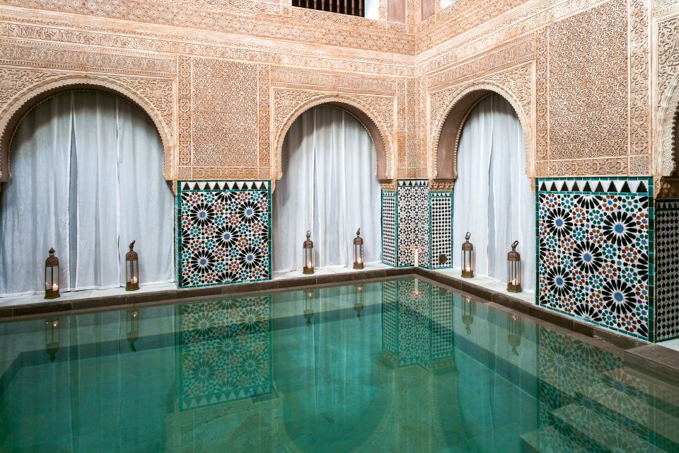 Malaga: Hammam Al Ándalus Entry Ticket with Massage - The mint tea lounge: the calm between the baths