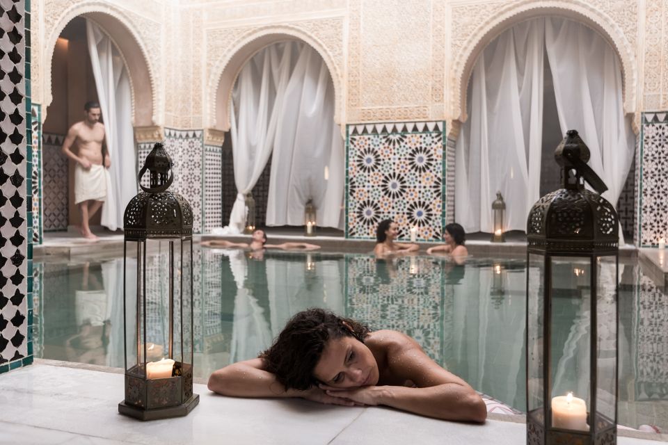Malaga: Hammam Al Ándalus Entry Ticket with Massage - Massage with aromatic essential oils: 15 or 30 minutes, and what to choose