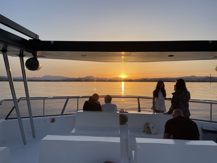 Málaga: Sunset Catamaran Trip - Boarding at Muelle Uno: where to go and how to secure great spots