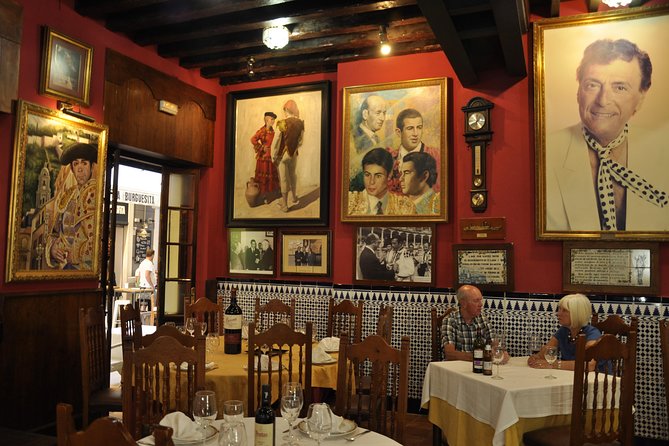 Malaga Wine & Tapas Small Group Guided Tour - What the included dinner and tastings really feel like