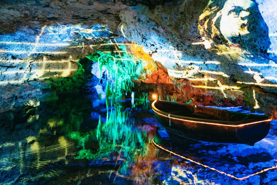Mallorca: Caves of Drach Day Trip & Optional Caves of Hams - The guide and coach setup: how timing stays under control