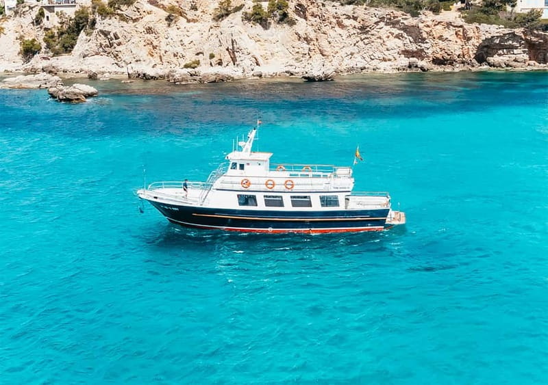 Mallorca: Palma Boat Tour & Snorkeling with Drink Included - Meeting point and parking: the main logistical hurdle