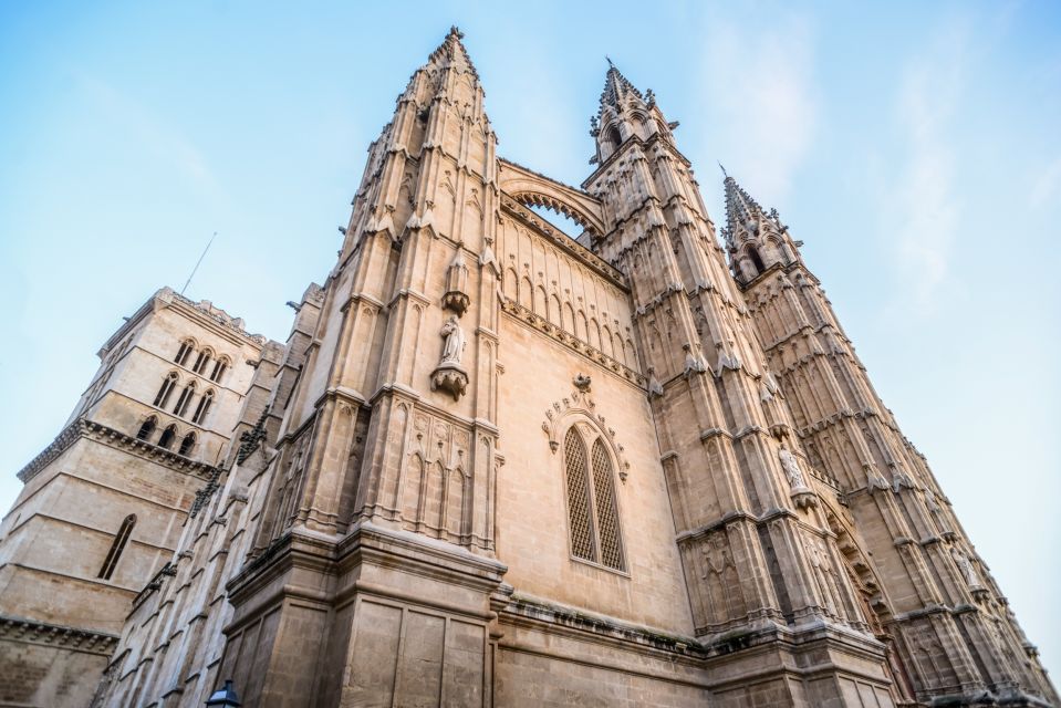 Palma: Cathedral of Mallorca Skip-the-Line Entry Ticket - Inside the cathedral: what you’ll see in your first 15 minutes