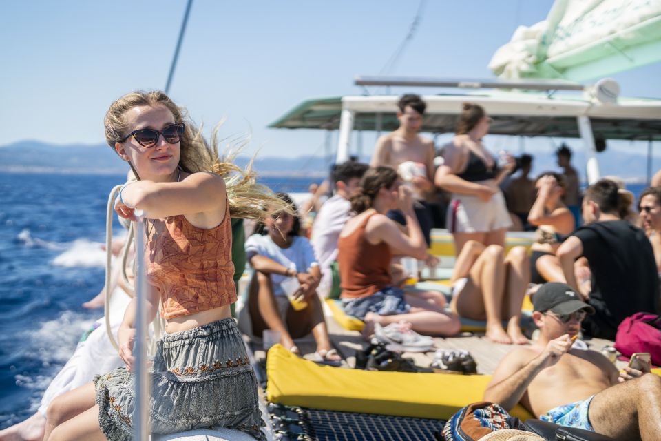 Palma de Mallorca: 5-Hour Catamaran Cruise with Lunch & Swim - Snorkeling Gear and Life Vests: What’s Included and What You Should Do