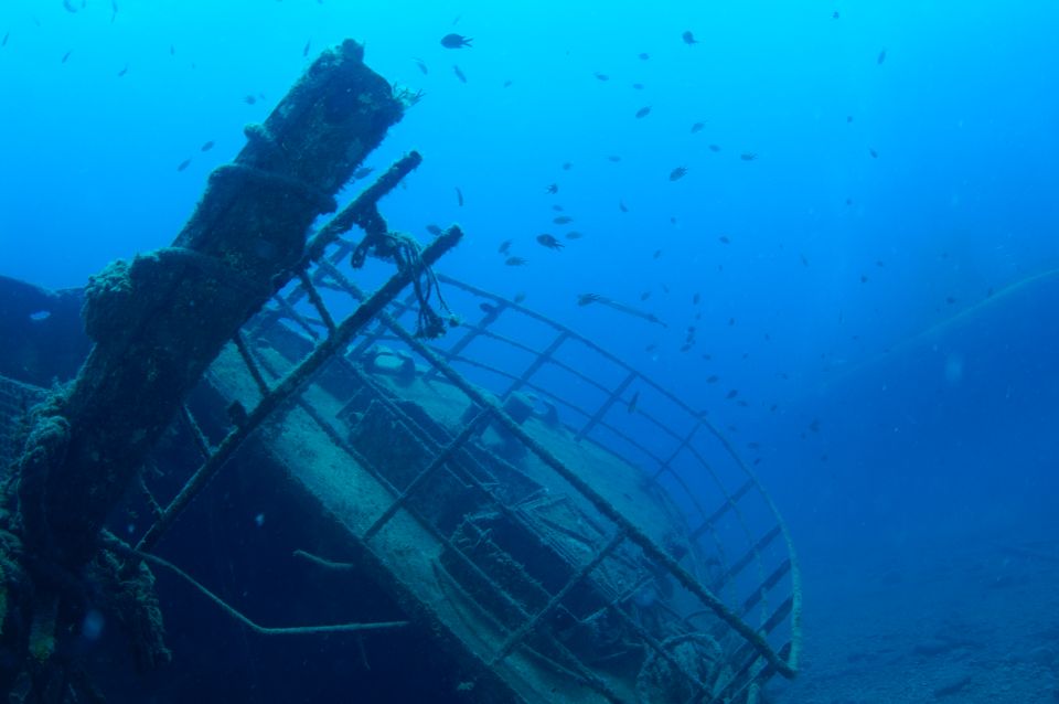 Puerto de Mogán: Submarine Tour - Getting started at Dock at Pantalán Dique Sur
