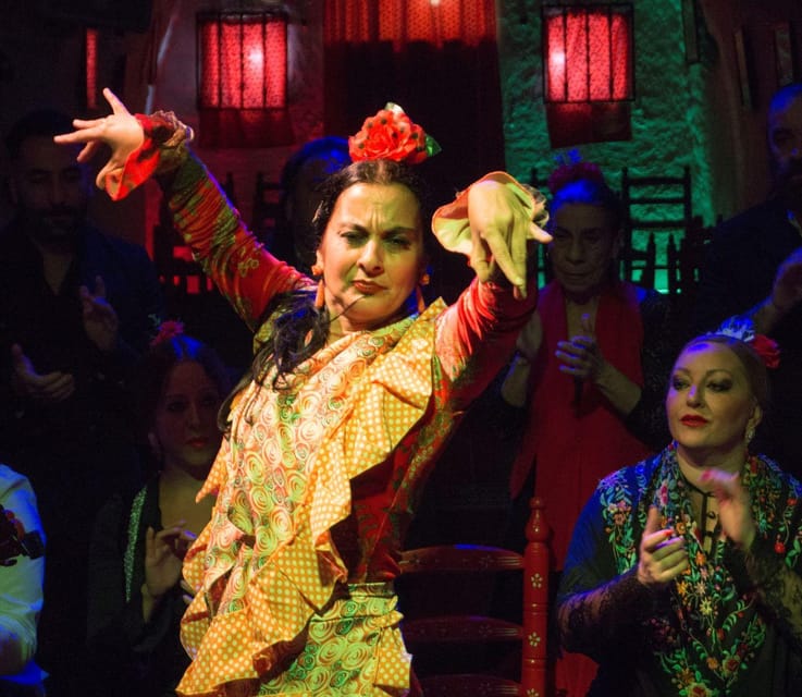 Sacromonte: Flamenco Show at Cuevas Los Tarantos Tickets - Before the show: what “arrive and get settled” really means