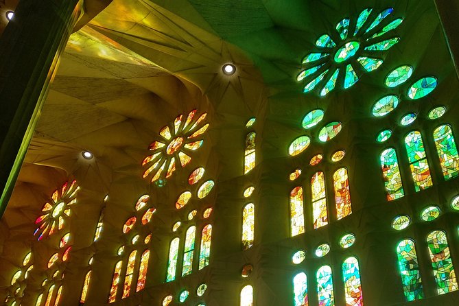 Sagrada Familia English Guided Tour & Optional Tower Access - Tower access: the upside, the stairs reality, and the weather factor