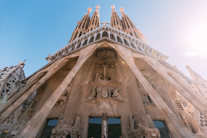 Sagrada Familia Guided Tour with Skip the Line Ticket - Sagrada Familia in 1 Hour 15: the real value of a guided skip-the-line