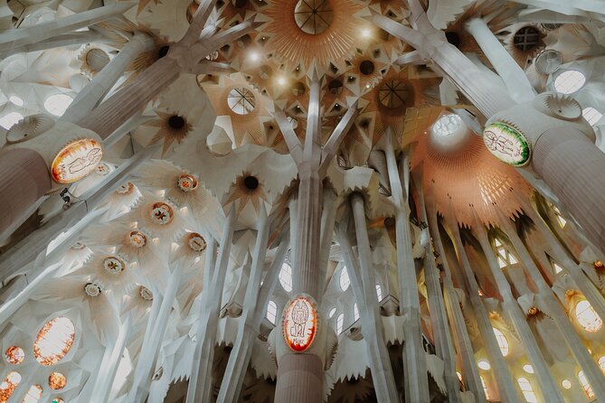 Sagrada Familia Guided Tour with Skip the Line Ticket - Price and logistics: is $56.84 worth it?