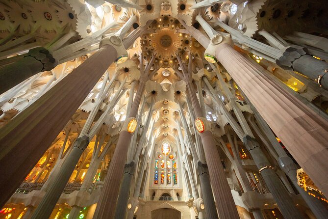Sagrada Familia Guided Tour with Skip the Line Ticket - Meeting at Kurz&Gut: how to start smoothly near Gaudí Avenue