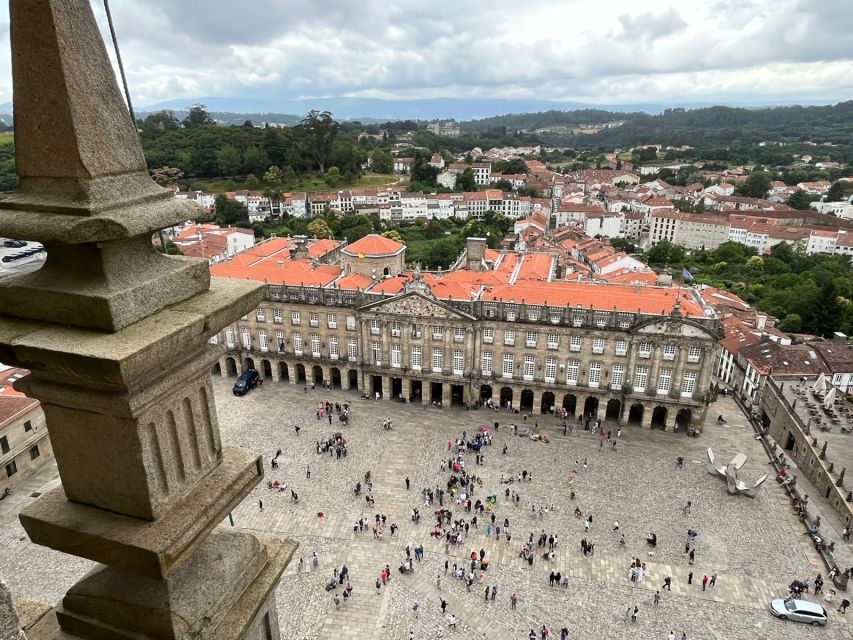 Santiago: Cathedral & Museum Tour + Pórtico of Glory Option - Botafumeiro and the Obradoiro facade: two highlights with different vibes