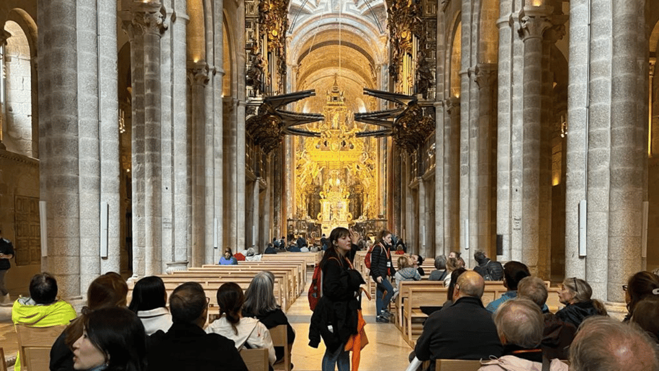 Santiago: Cathedral & Museum Tour + Pórtico of Glory Option - The Portico of Glory option: what you gain with the extra 30 minutes