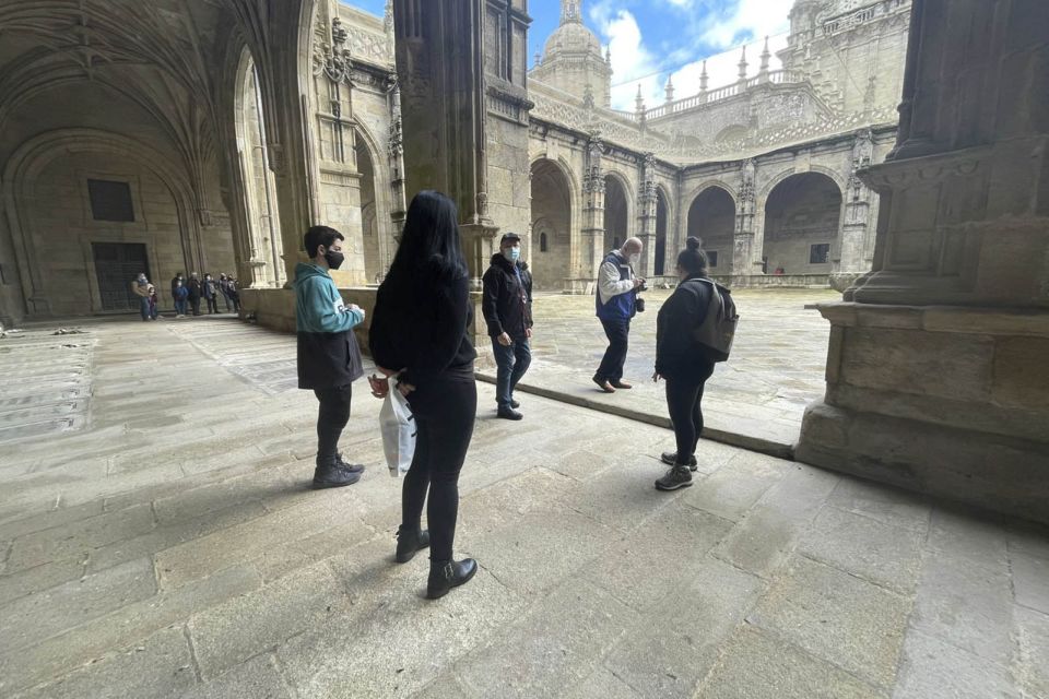 Santiago: Cathedral & Museum Tour + Pórtico of Glory Option - The skip-the-line setup: how it protects your time