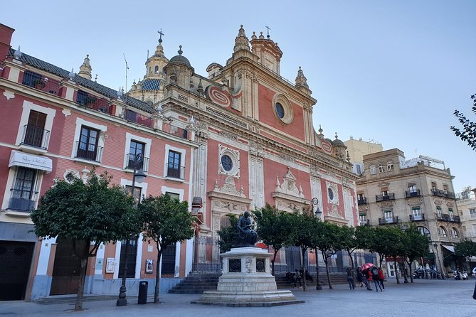Sevilla Food Tour: Tapas, Wine, History & Traditions - Wine, Beer, and the Pairing Feel You’ll Notice