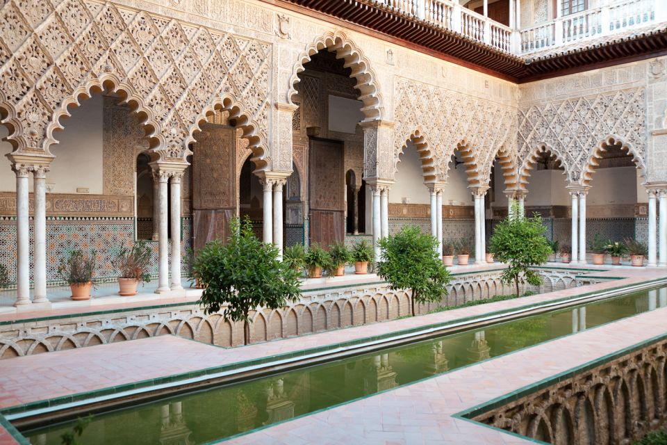 Seville: Alcázar, Cathedral & Giralda Fast Track Guided Tour - Royal Alcázar of Seville: where Mudéjar beauty does the talking