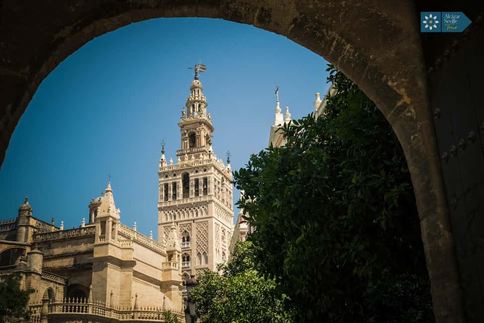 Seville: Alcázar, Cathedral & Giralda Skip-the-Line Tour - How the Tour Keeps You Moving (Radio Headsets Help)