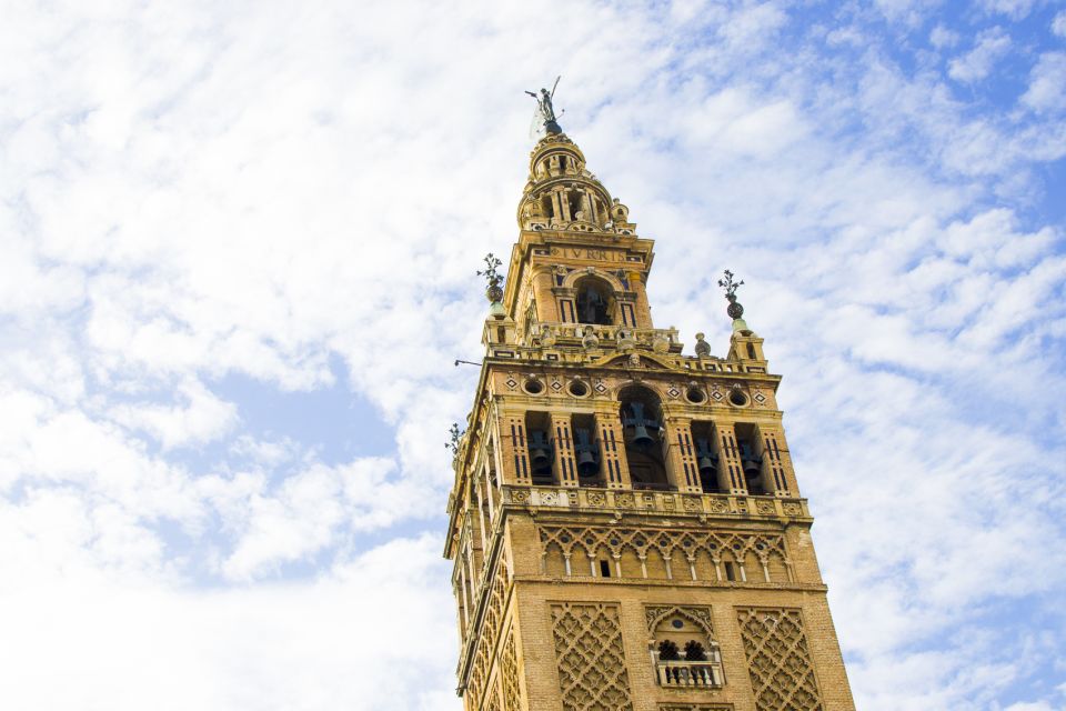 Seville Cathedral and Giralda Tower Guided Tour and Tickets - Seville Cathedral in about an hour: how the guide helps you see the right things