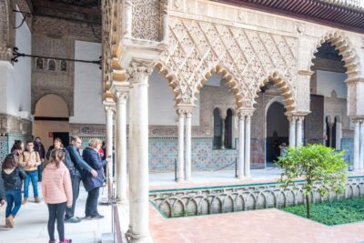 Seville: Cathedral, Giralda & Alcazar Entry With Guided Tour - Meeting at Av. de la Constitución: start without stress