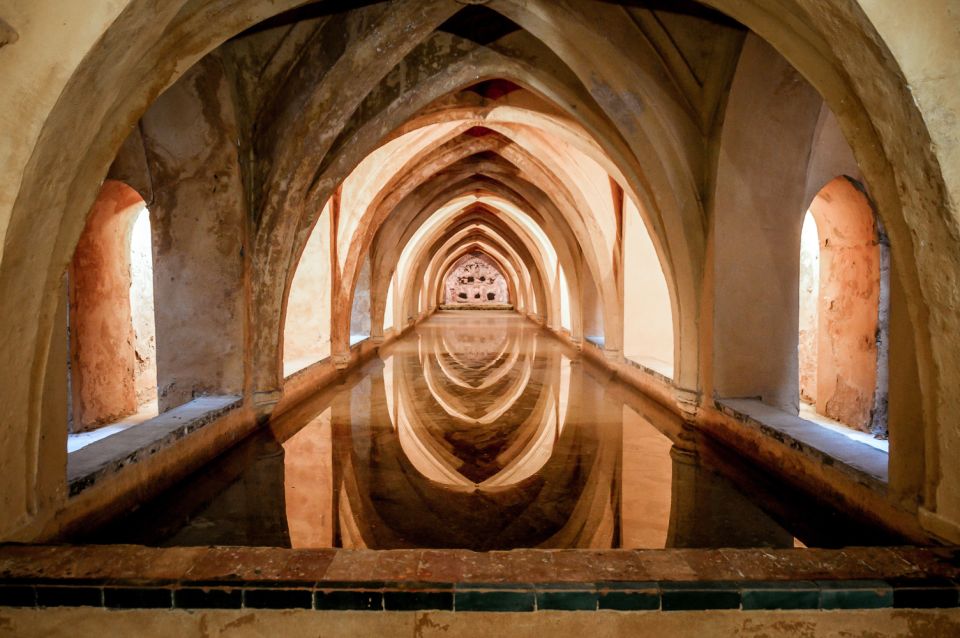 Seville: Cathedral, Giralda & Alcazar Entry With Guided Tour - Alcázar of Seville: why the orange-tree courtyards feel like a reset